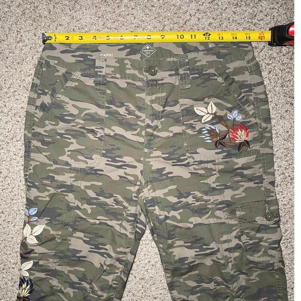 Camo Embroidered - St. John's Bay - Cotton Capri Pants - Size 8 - Picture 6 of 10